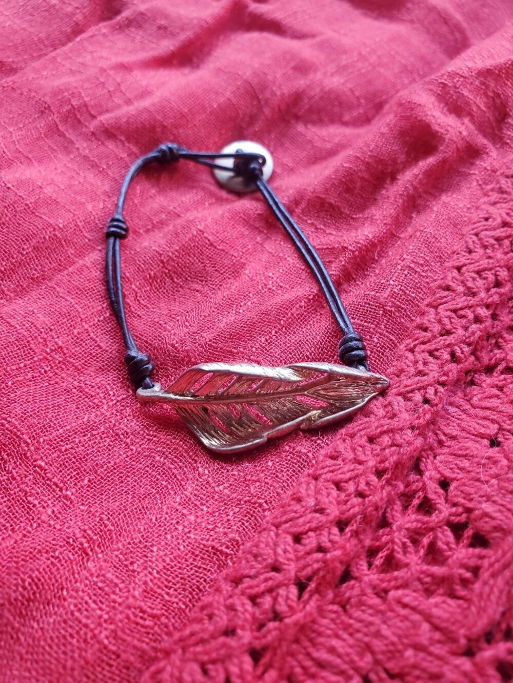 Chloe + Isabel Feather bracelet gold